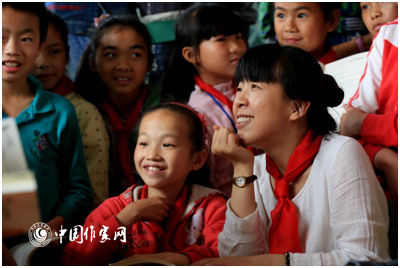 2015年童喜喜在广西融安县大坡乡岗伟村小学